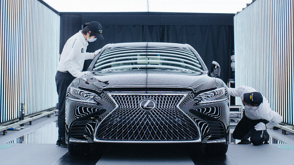 "Lexus": Elegancijos, naujovių ir prabangos simfonija